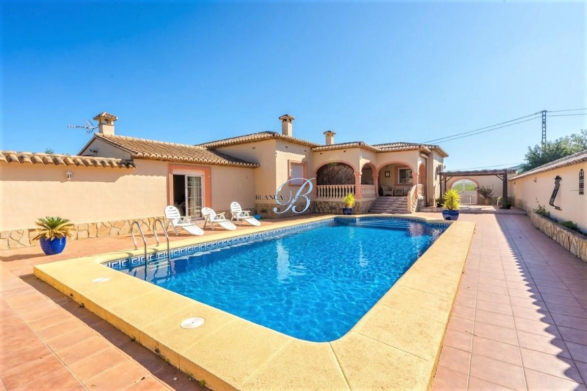 Villa in Jalon for sale in Alicante Costa Blanca Spain BI6060JAL