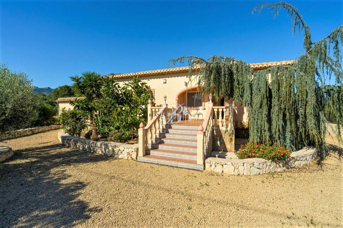 Villa in Jalon for sale in Alicante Costa Blanca Spain BI6060JAL