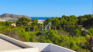 Sea view villa for sale in Moraira