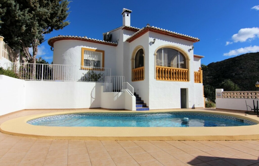 3 Bed villa for sale in Pedreguer 225k