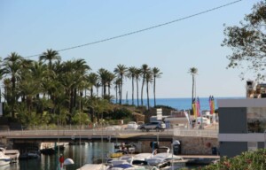 Sea view apartment for sale in Javea on the marina 210k