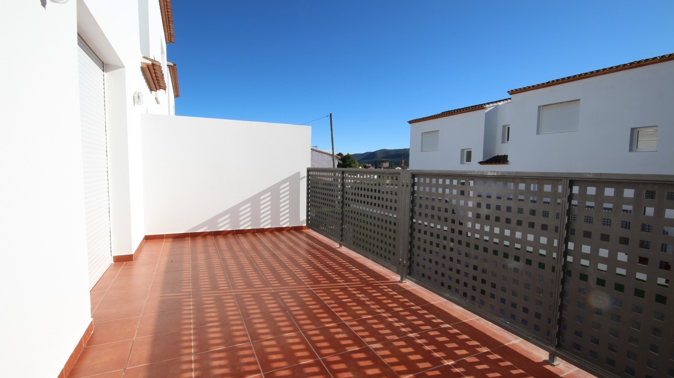 Plot in Alcalali
